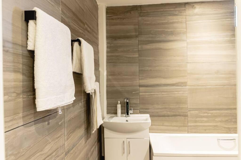 Ferienwohnung 2 Bed With Free Parking London Exterior foto